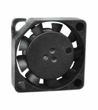 Cooling fan adopts forced convection heat dissipation